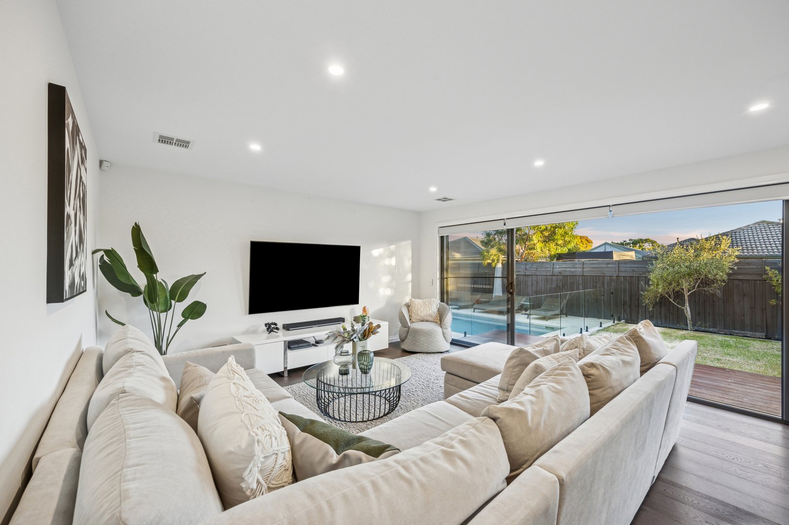 Gallery: 2 Rudolf Court