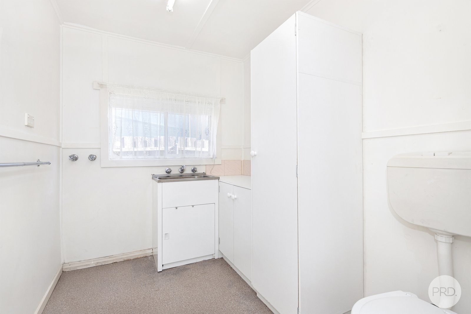 2 Salisbury Avenue NEWINGTON 11