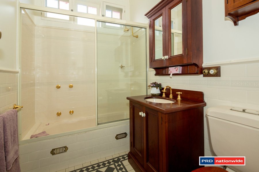 2 Salisbury Street SOUTH HURSTVILLE 5