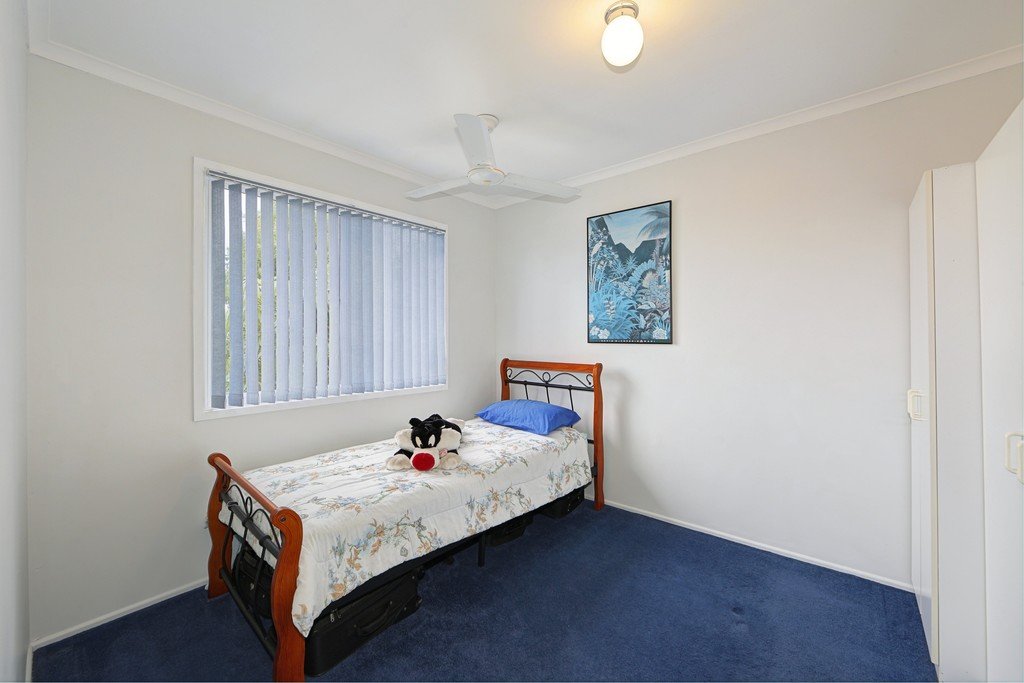 2 Saunders Street POINT VERNON 12