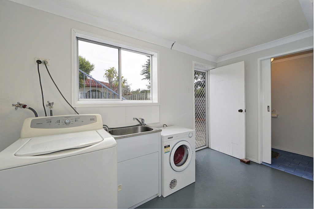 2 Saunders Street POINT VERNON 21