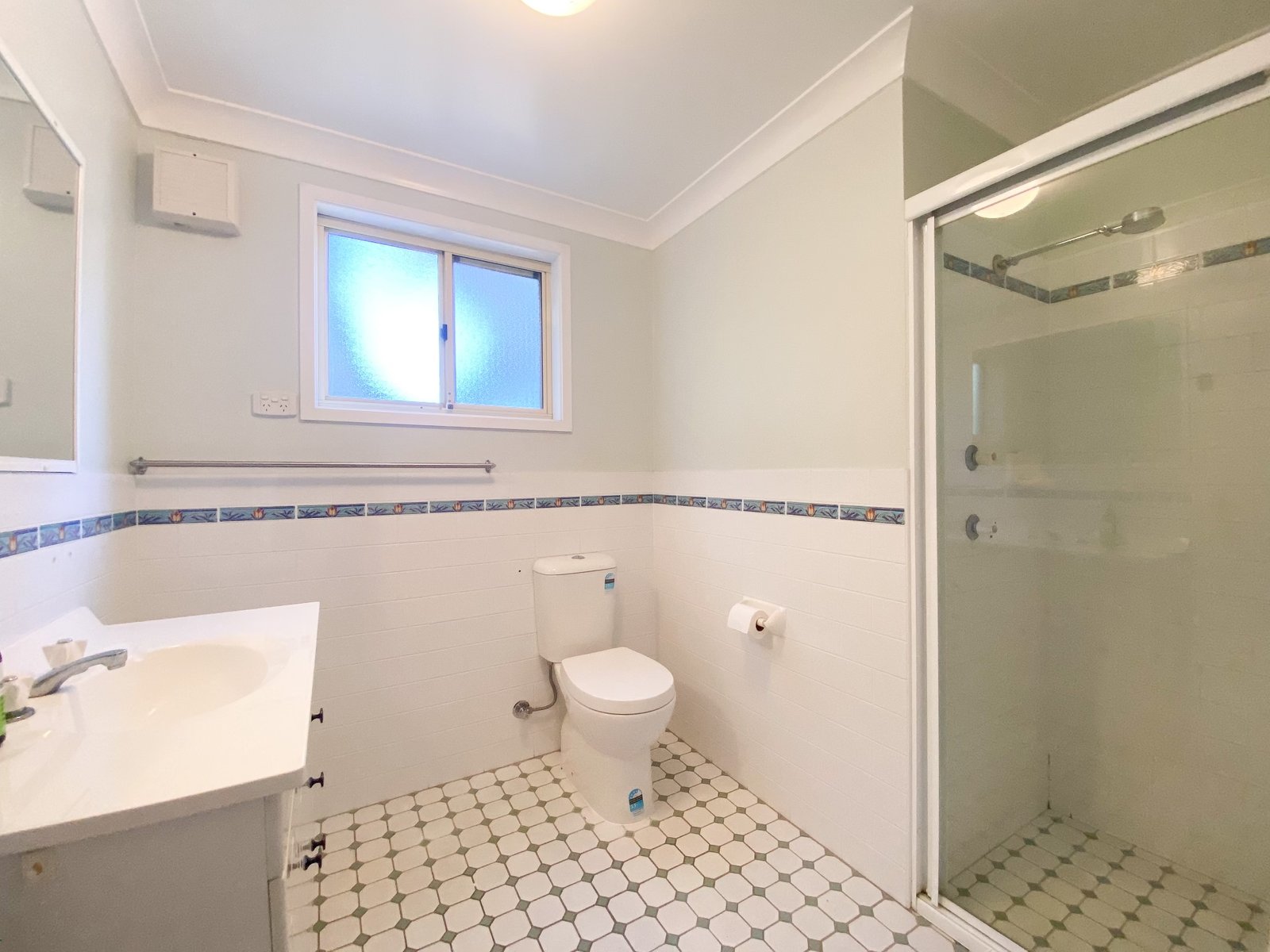 2 Scott Circuit SALAMANDER BAY 12