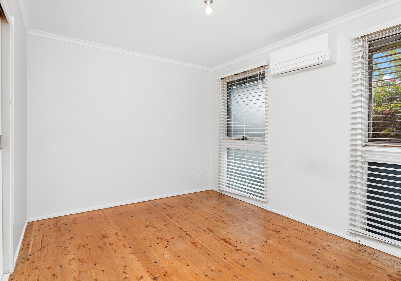 2 Seaforth St  BOMADERRY 8