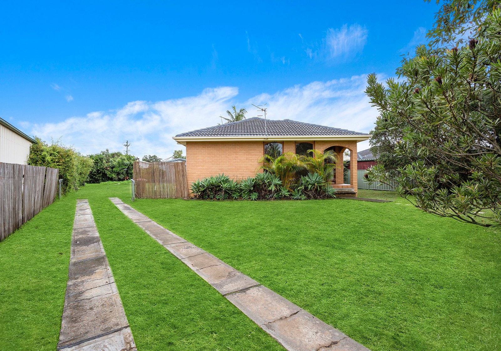 2 Seaforth St  BOMADERRY 8