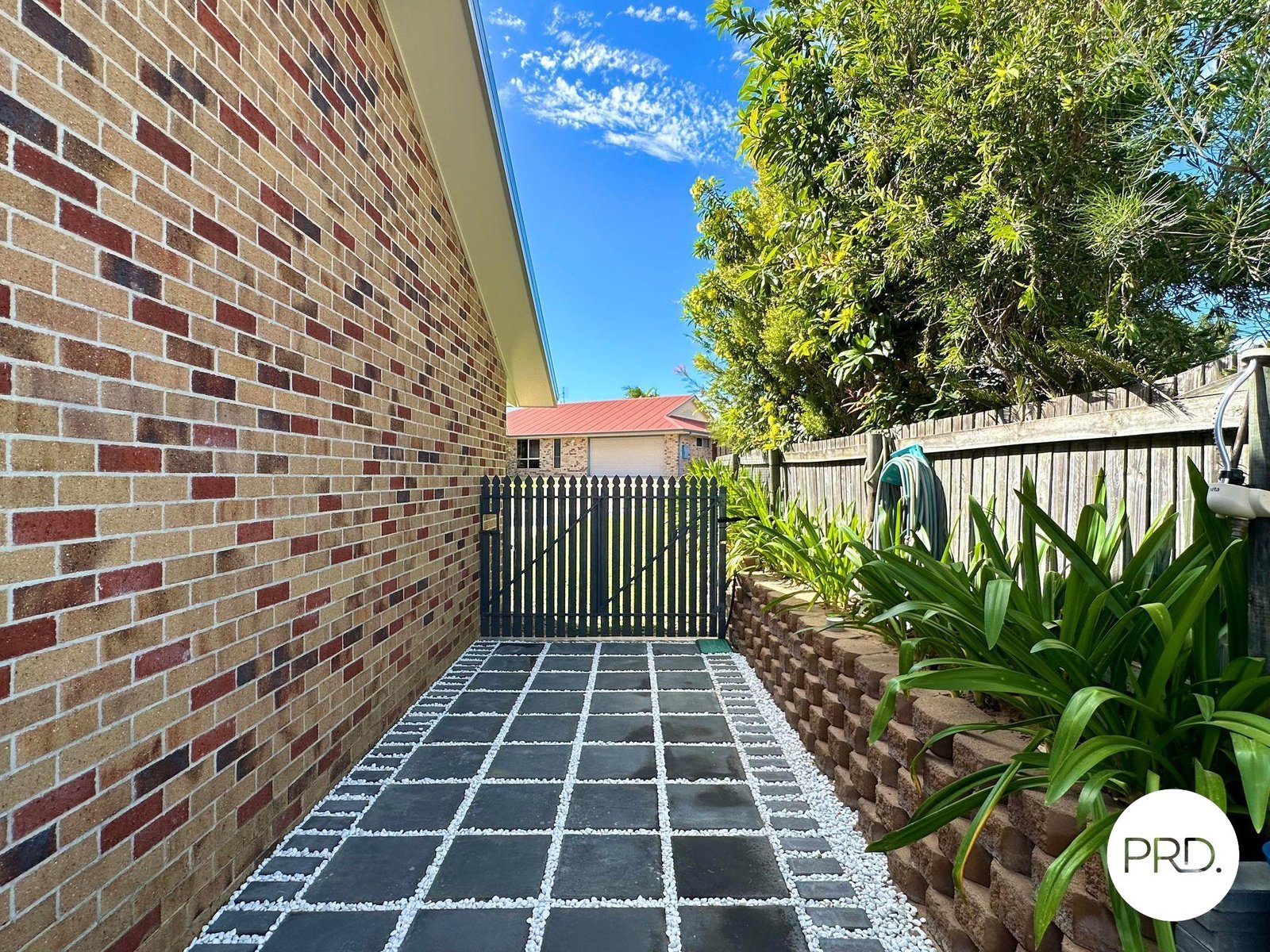 2 Selina Court TANNUM SANDS 27