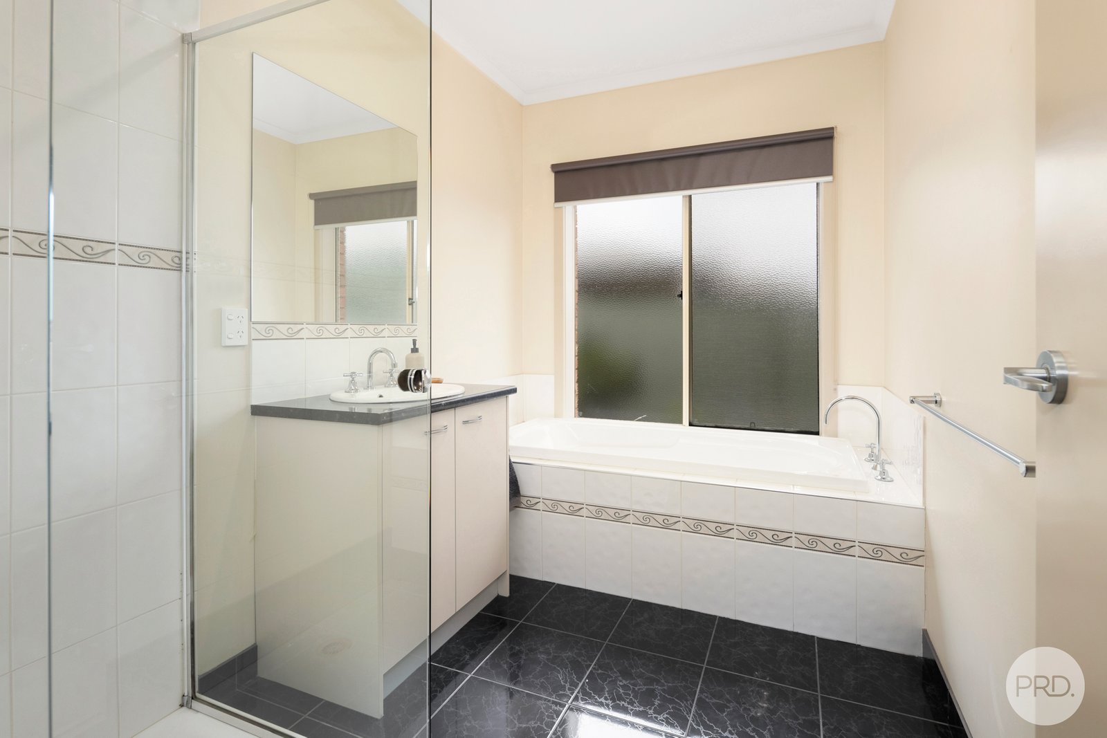 2 Selwyn Street MINERS REST 11