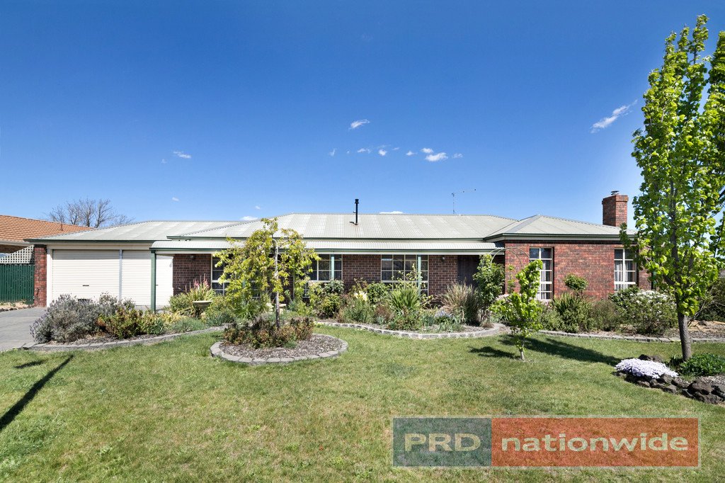 2 Shari Drive DELACOMBE 1