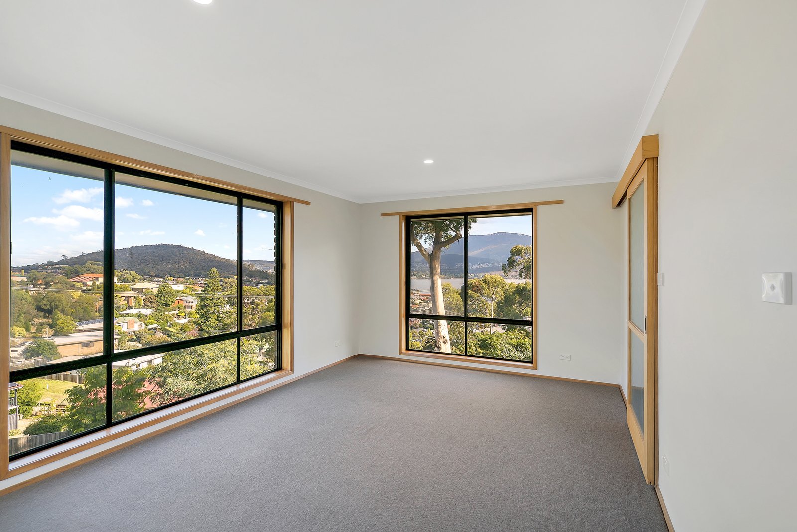 2 Sherwood Court LINDISFARNE 2
