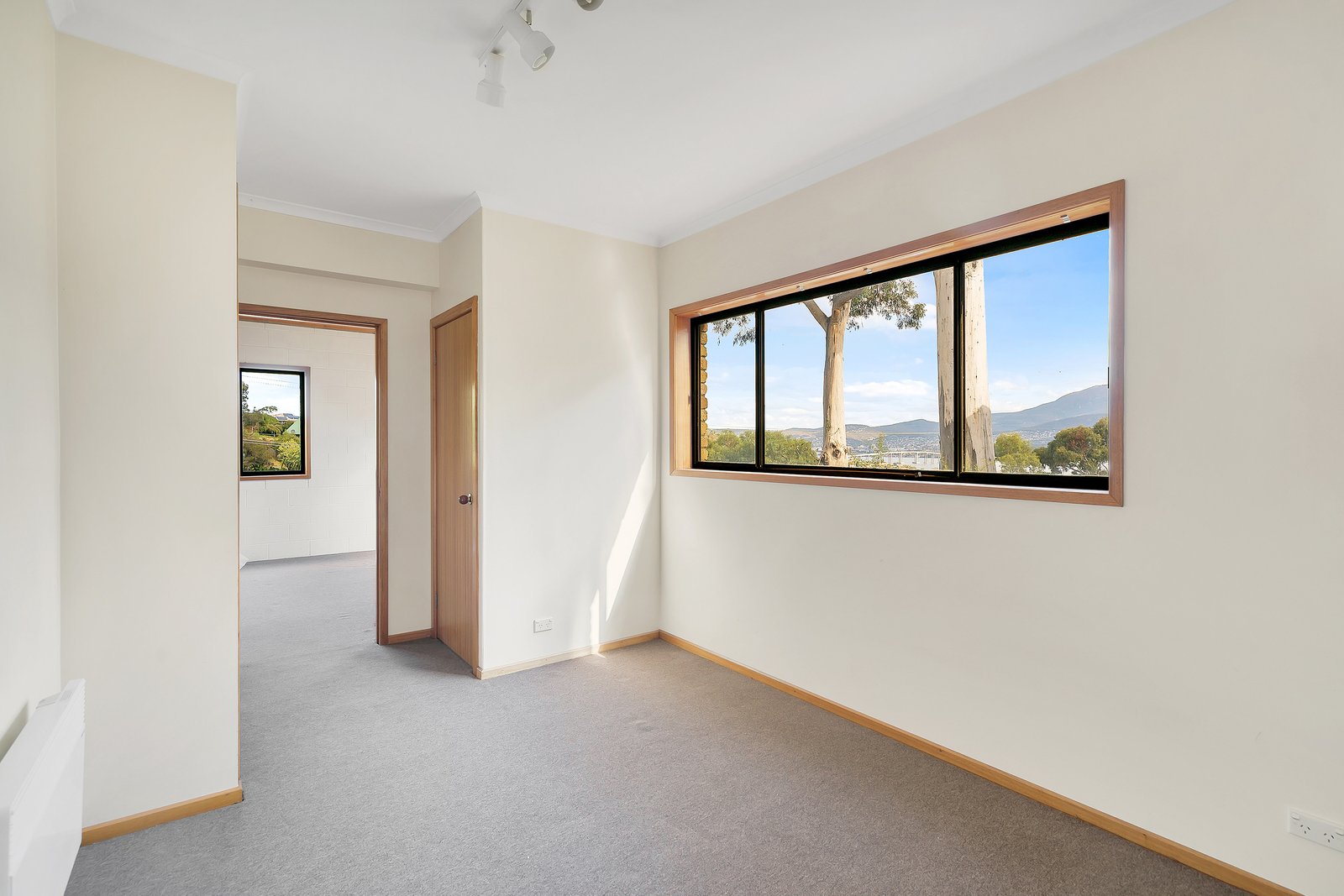 2 Sherwood Court LINDISFARNE 8