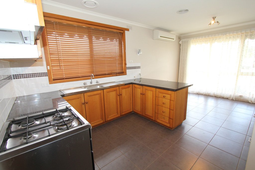 2 Sherwood Street WENDOUREE 3