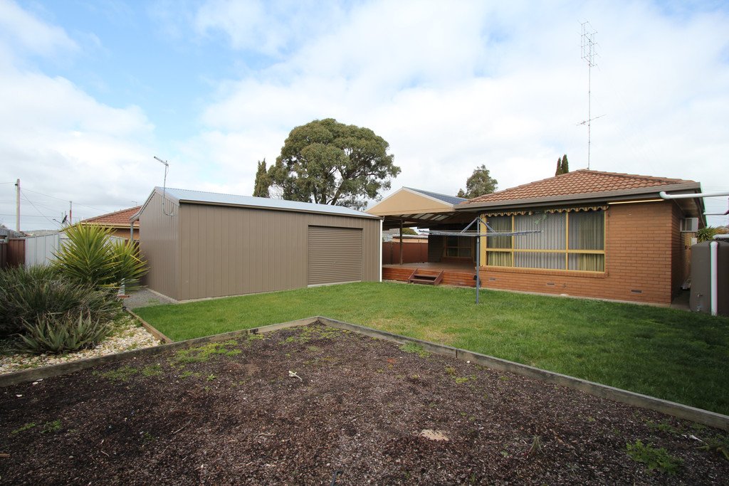 2 Sherwood Street WENDOUREE 17