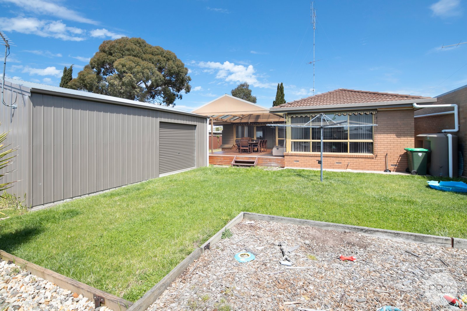 2 Sherwood Street WENDOUREE 3