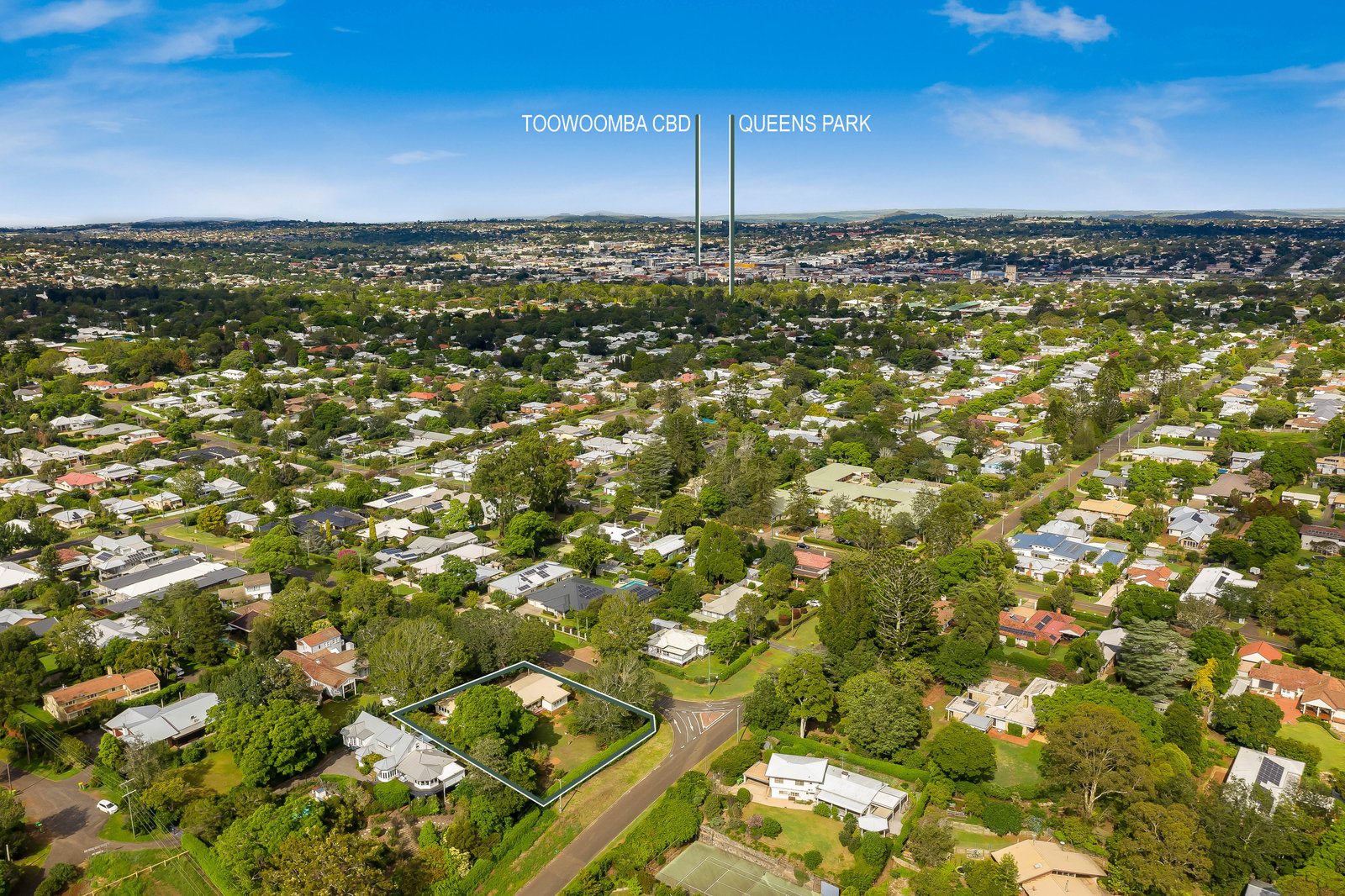 2 Simla Street, Mount Lofty QLD 4350