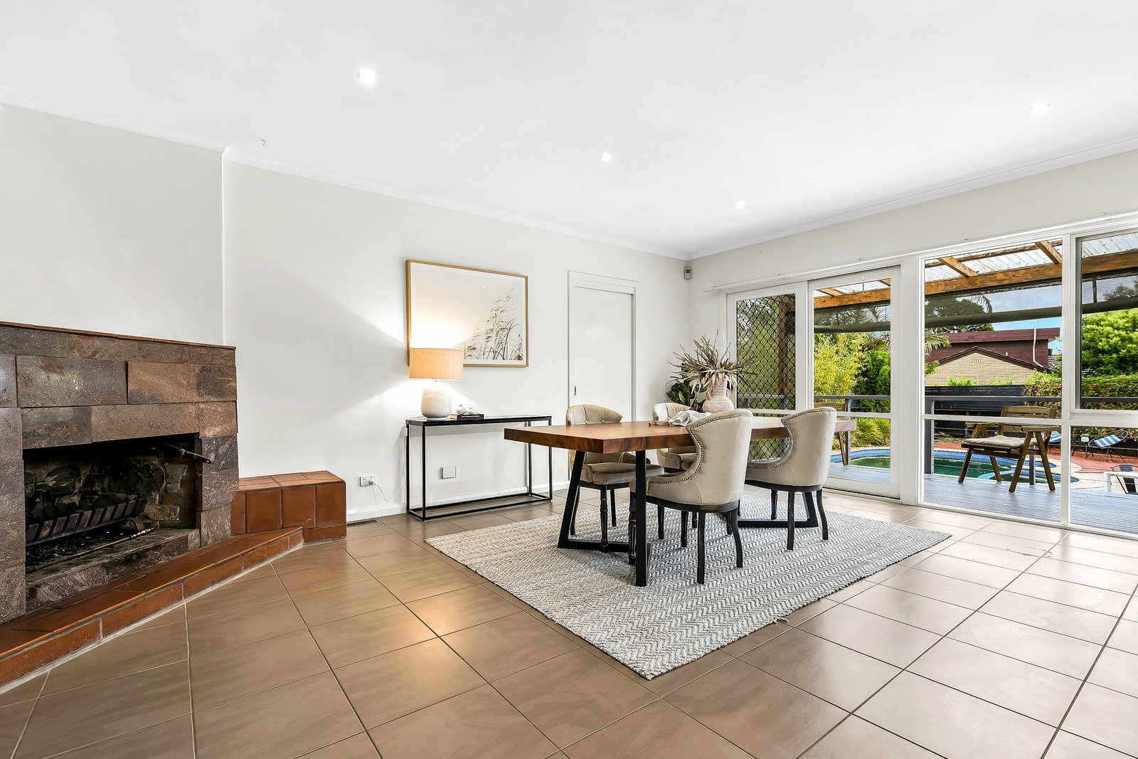 Gallery: 2 Simon Court