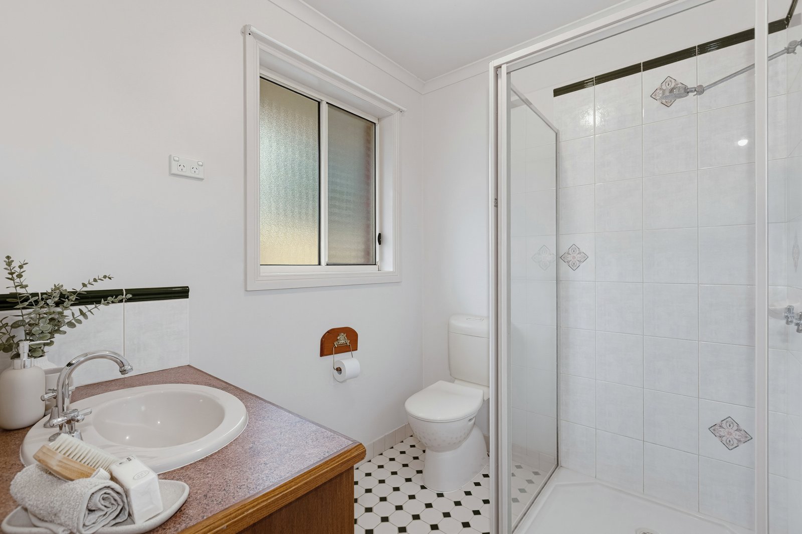 Gallery: 2 Simone Street