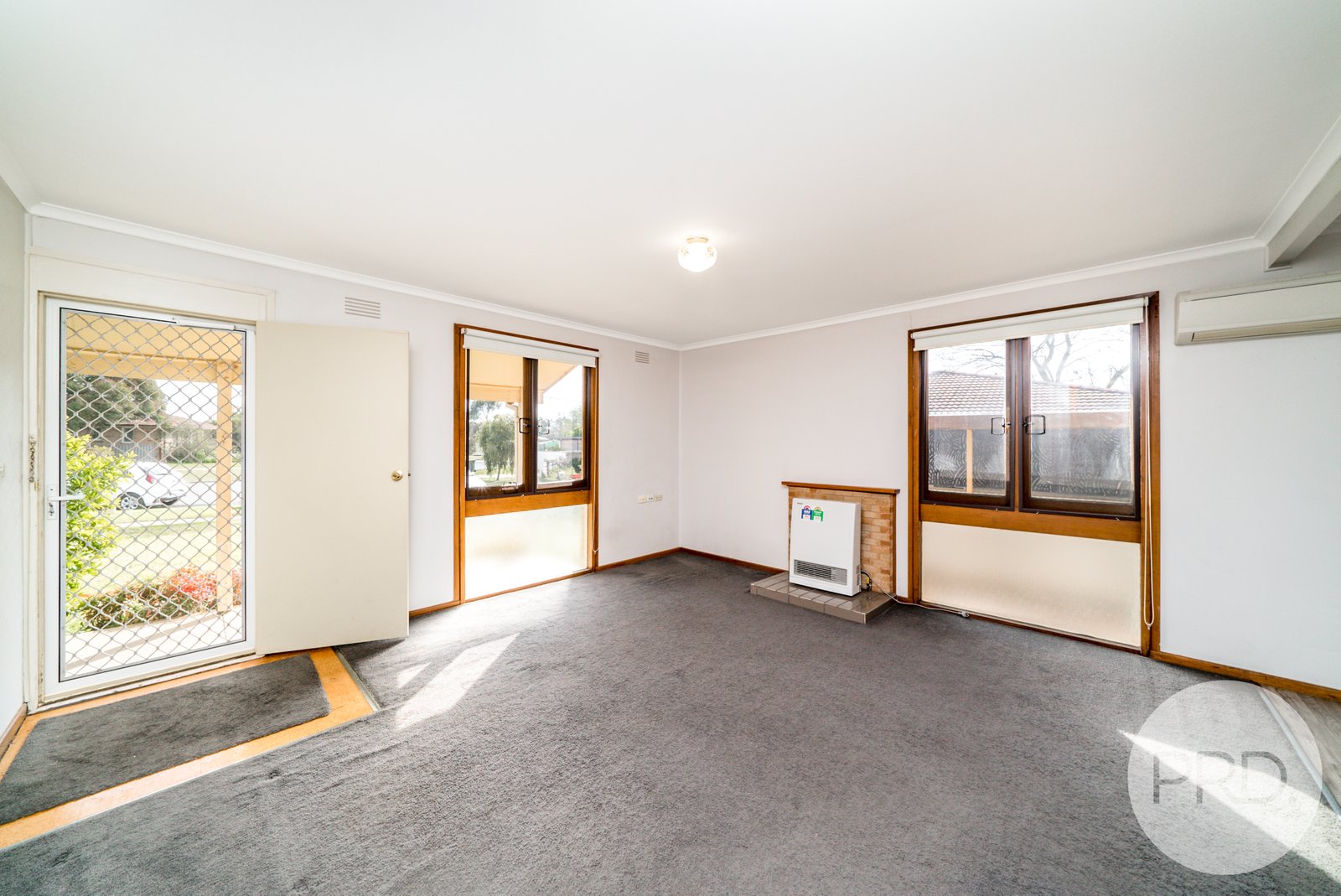 2 Smithies Place ASHMONT 2