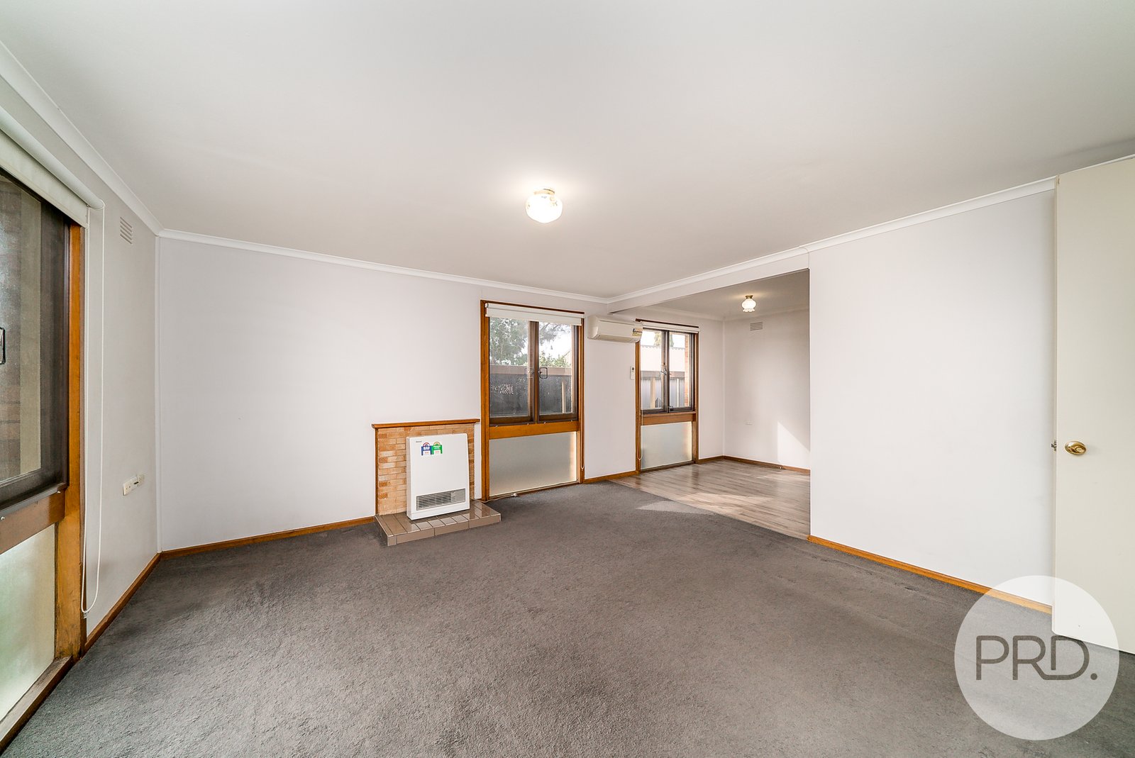 2 Smithies Place ASHMONT 3