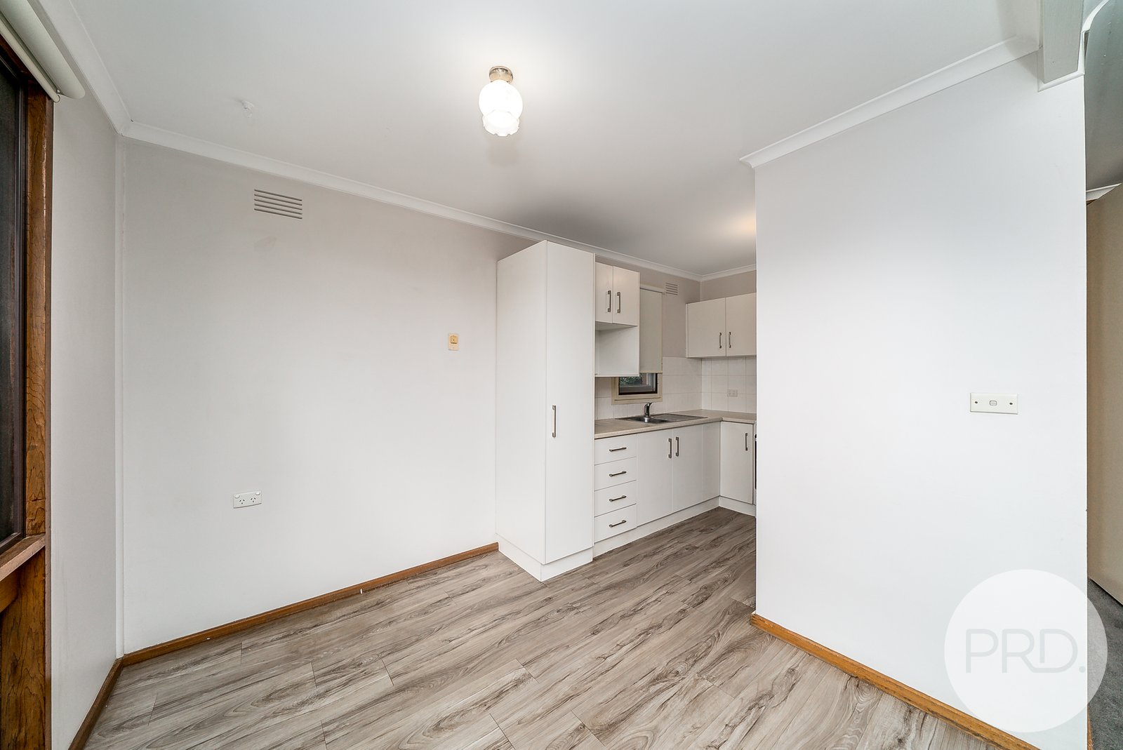 2 Smithies Place ASHMONT 4