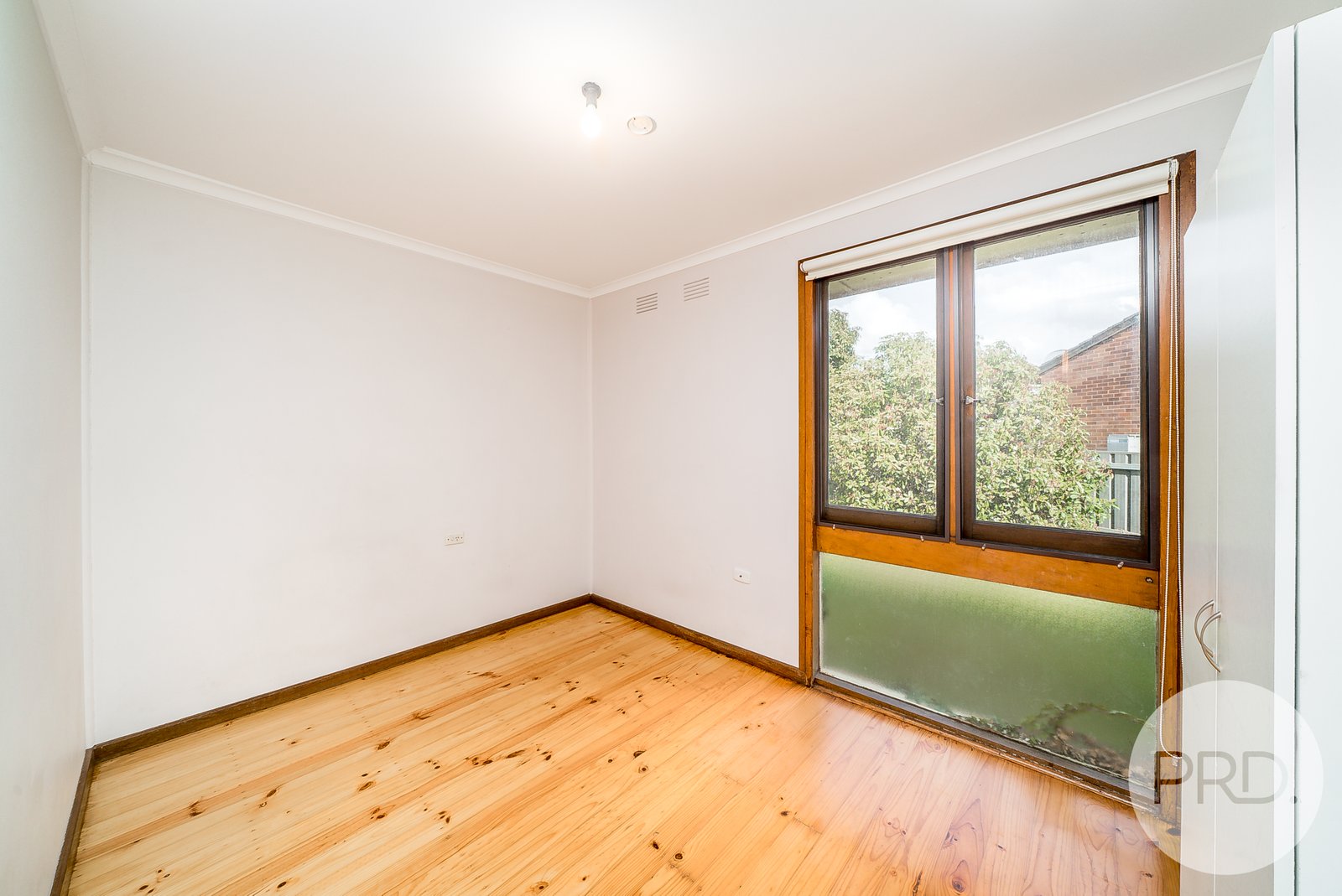 2 Smithies Place ASHMONT 6