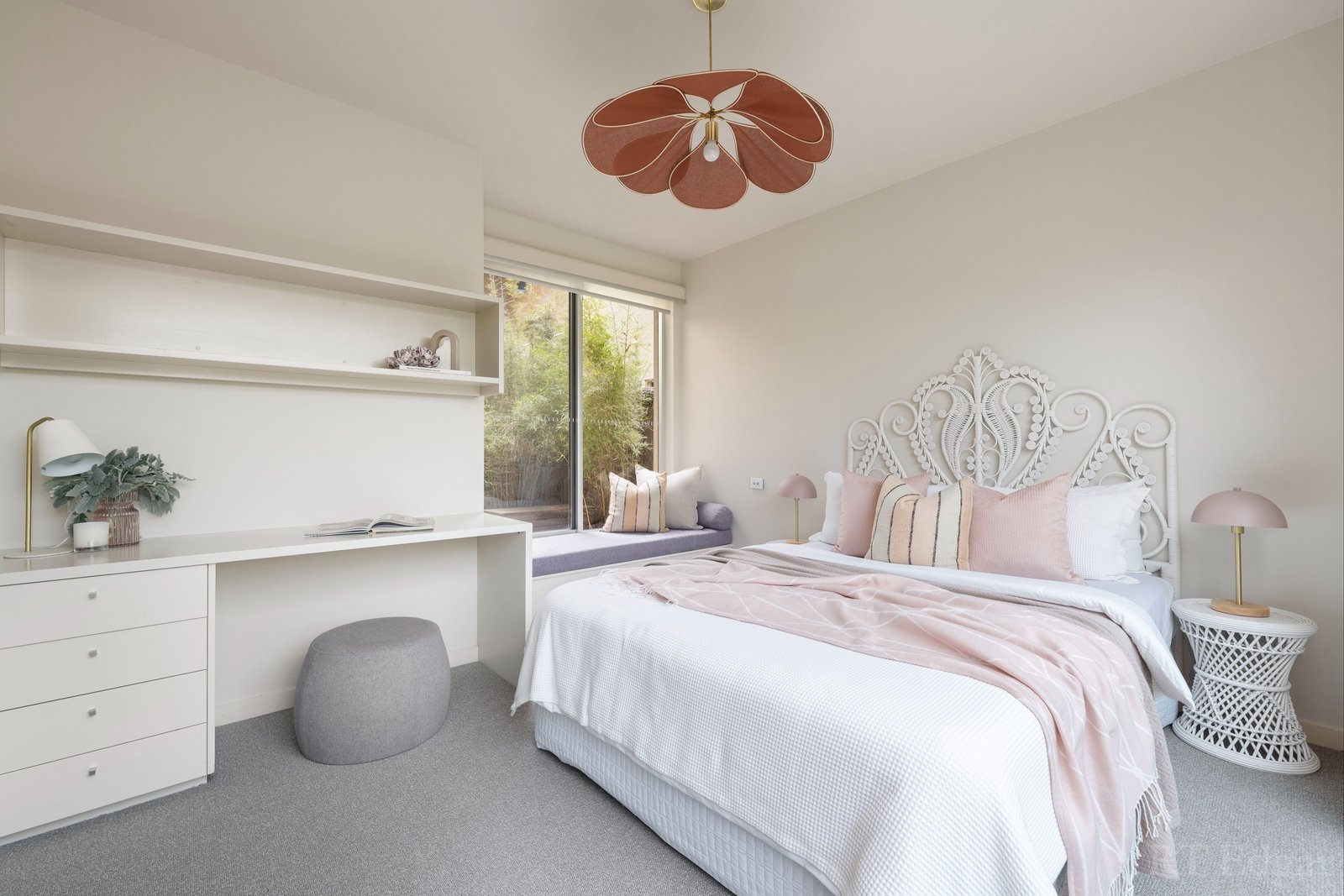 Real Estate and Property in 2 Somme Parade, Edithvale, VIC