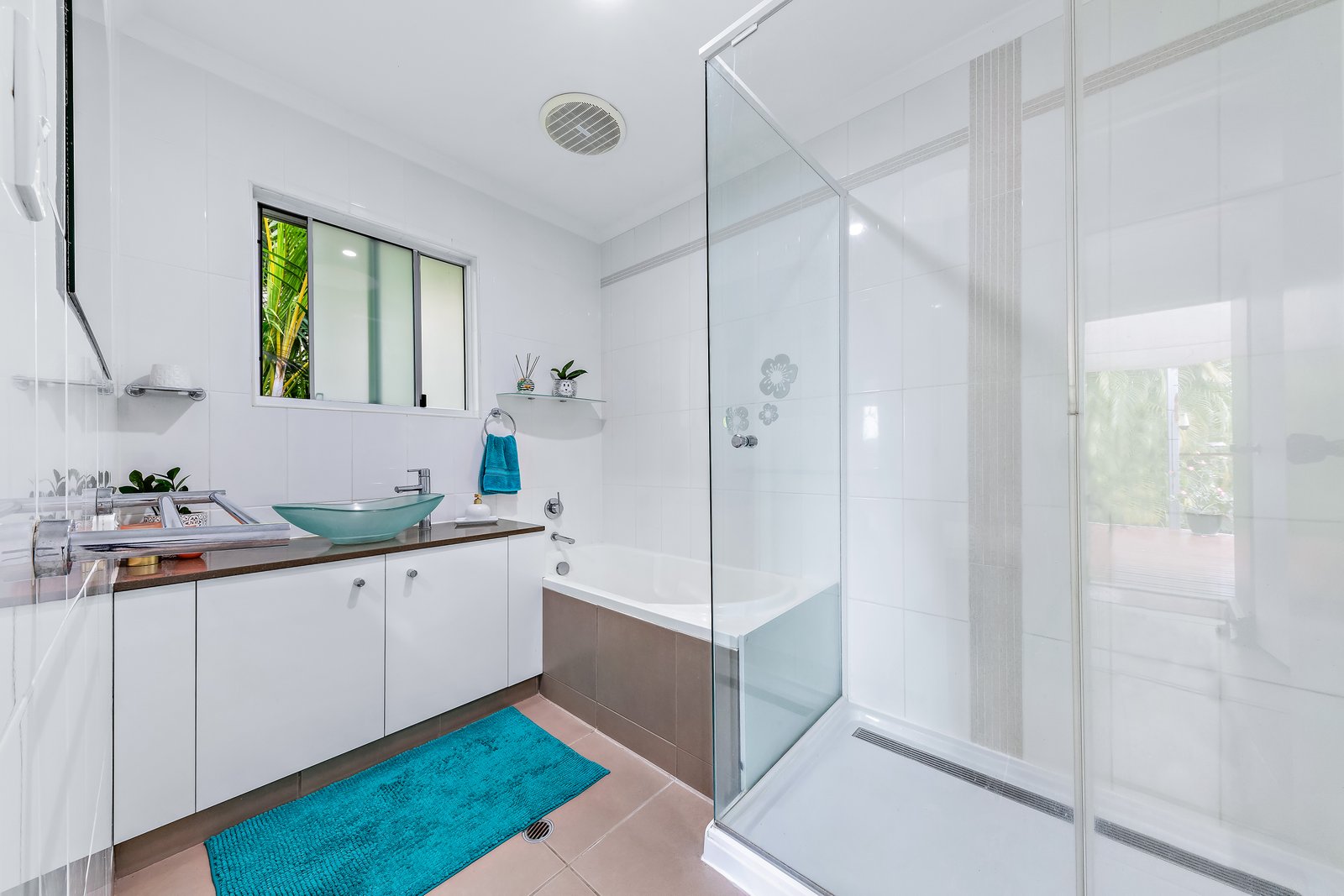 2 South Molle Blvd  CANNONVALE 12