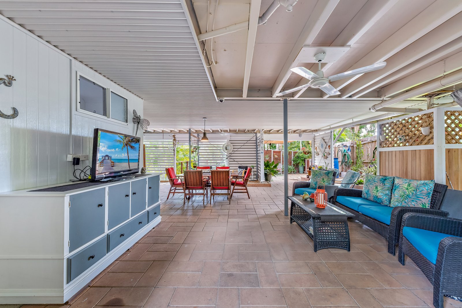 2 South Molle Blvd  CANNONVALE 15