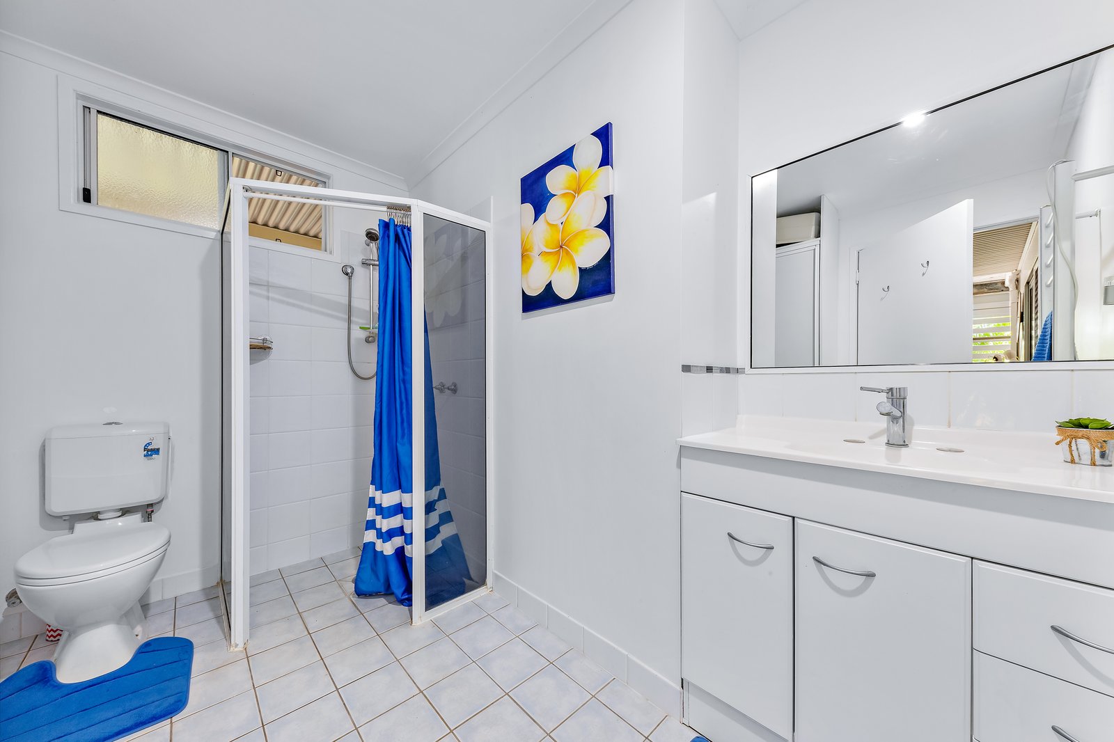 2 South Molle Blvd  CANNONVALE 18