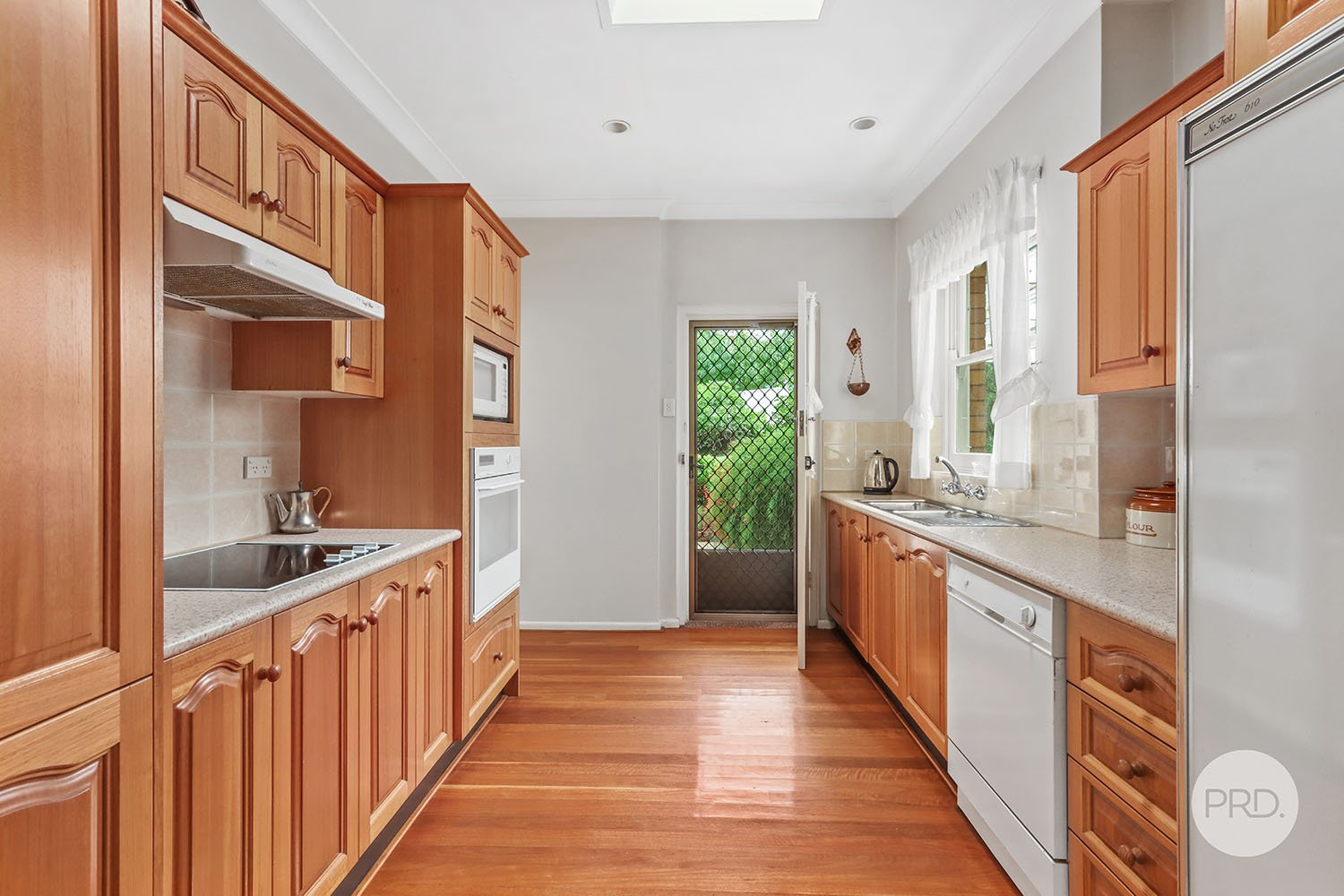 2 Spalding Crescent HURSTVILLE GROVE 3
