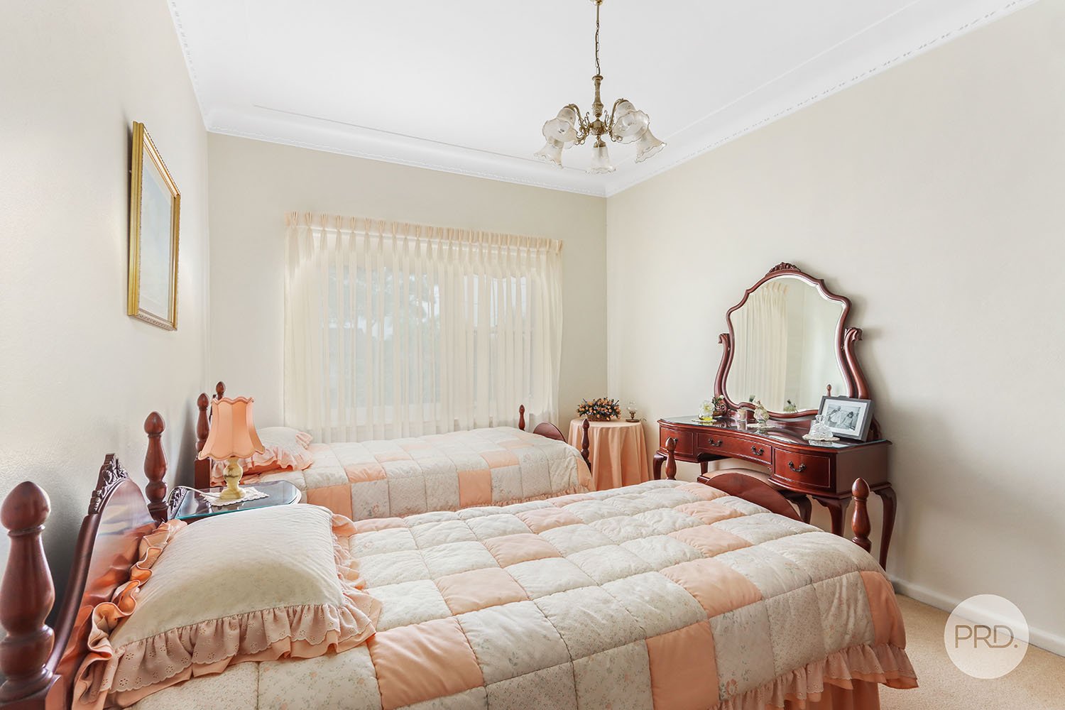 2 Spalding Crescent HURSTVILLE GROVE 6