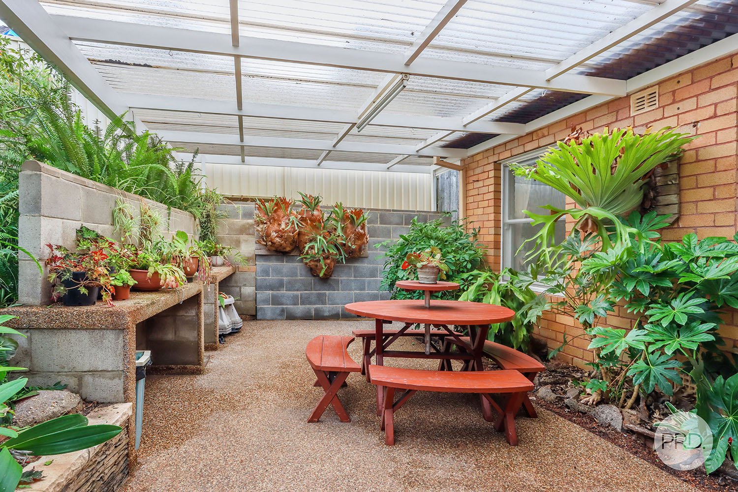 2 Spalding Crescent HURSTVILLE GROVE 8