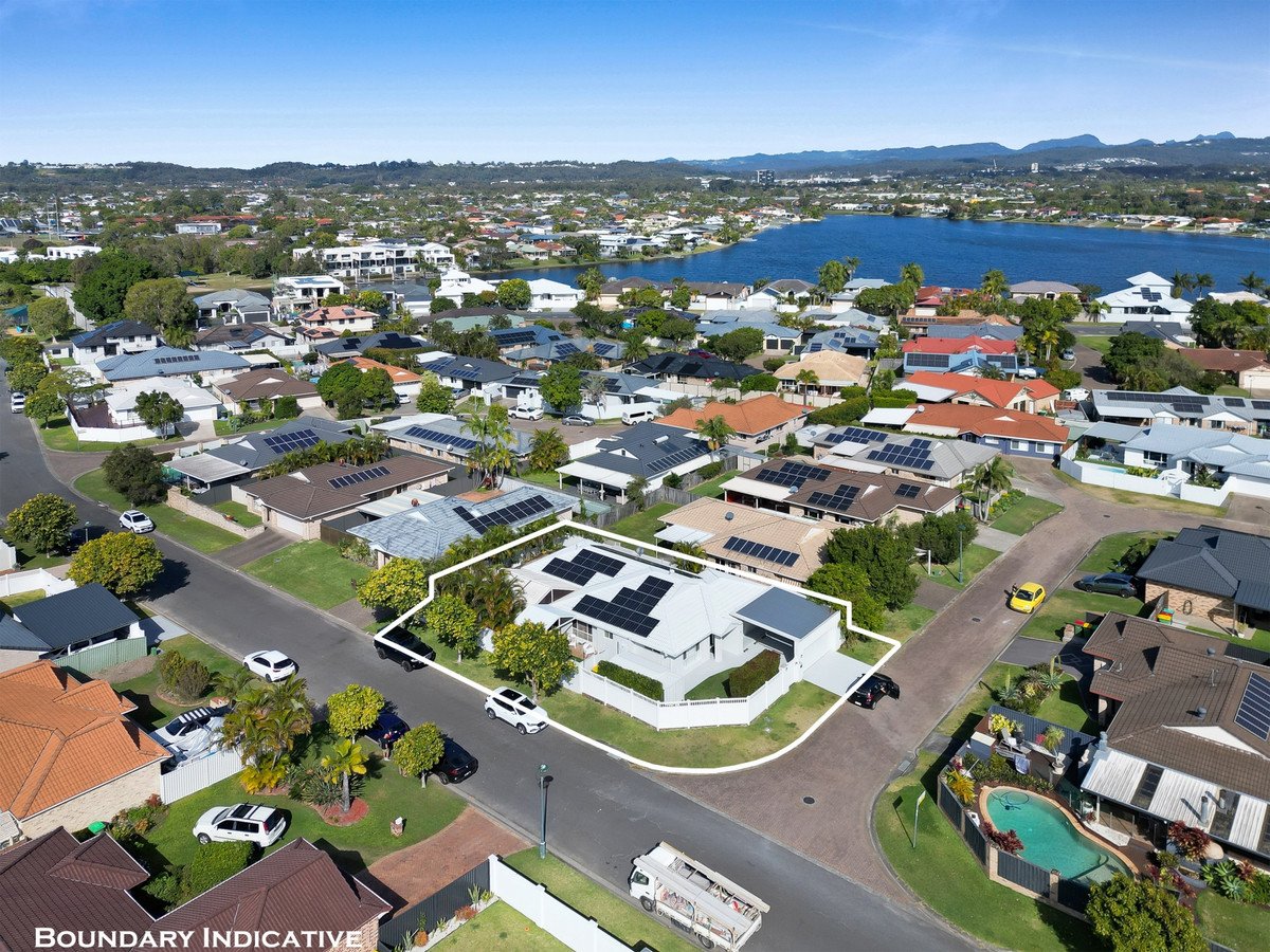 2 Sparrow Place BURLEIGH WATERS 25