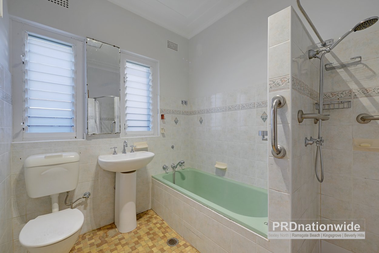 2 St Elmo Parade KINGSGROVE 5