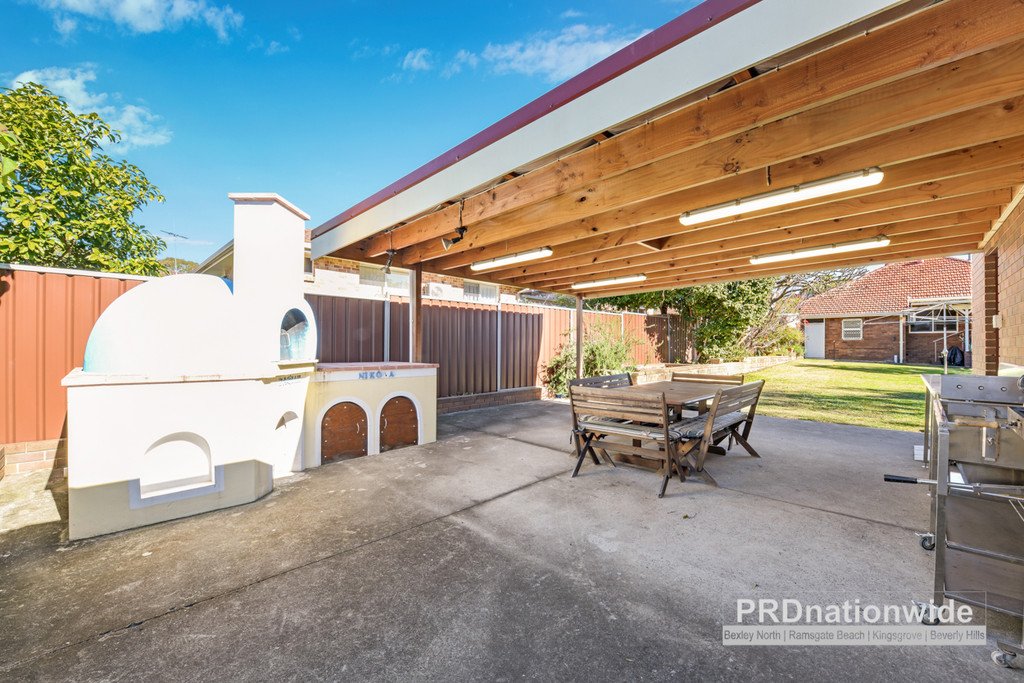 2 St Elmo Parade KINGSGROVE 7