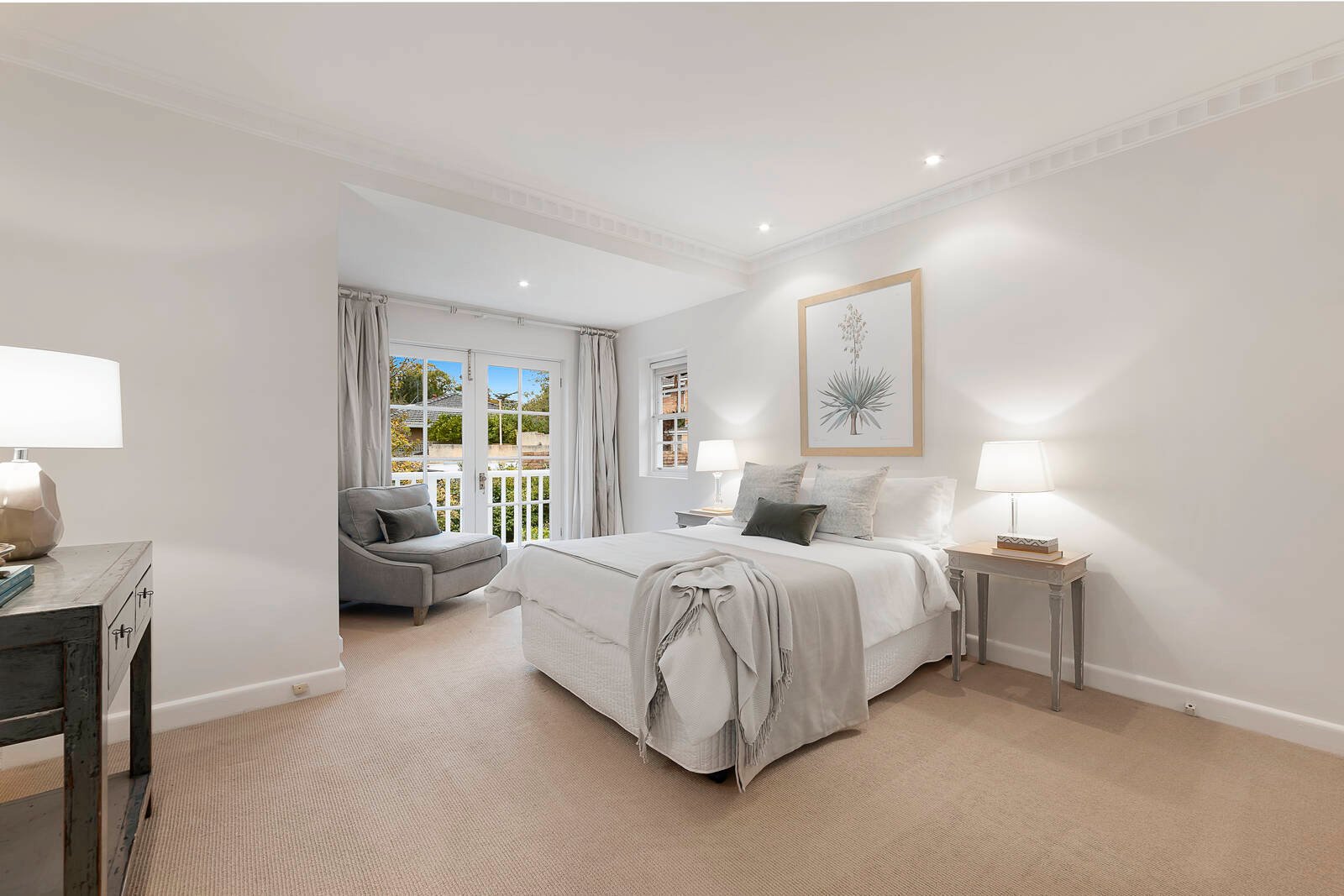 Real Estate and Property in 2 Stonehaven Court, Toorak, VIC