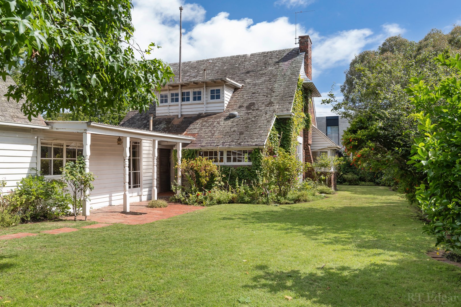 Real Estate and Property in 2 Stonnington Place, Toorak, VIC