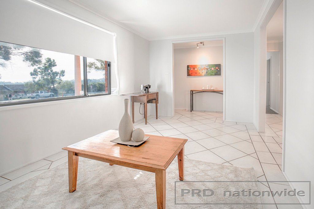 2 Stronach Avenue EAST MAITLAND 8