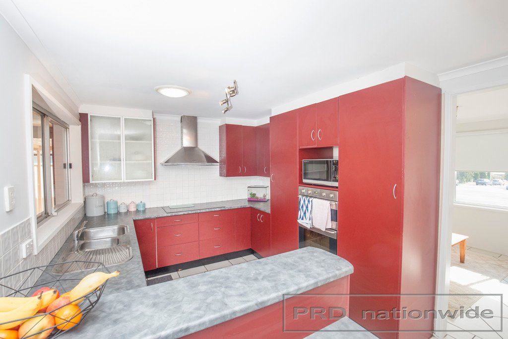 2 Stronach Avenue EAST MAITLAND 11