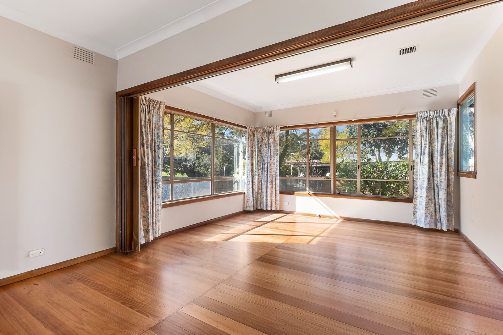 Gallery: 2 Sunlight Crescent