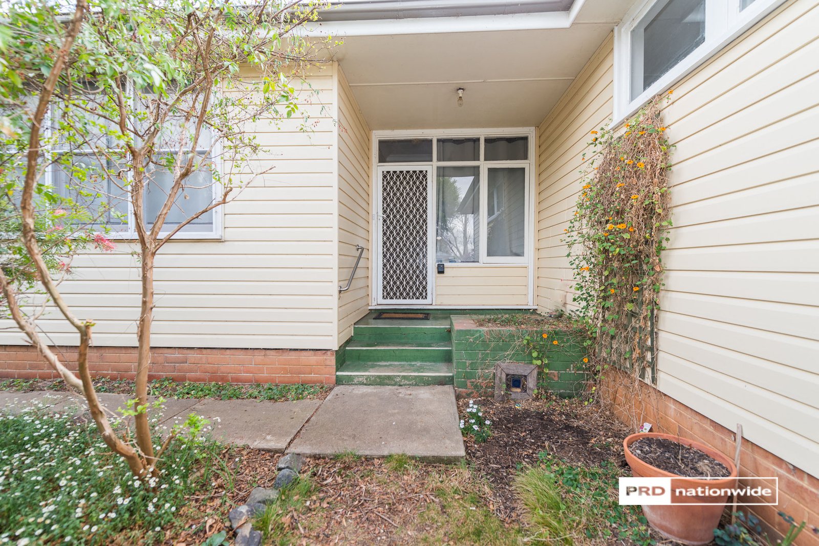 2 Susanne Street TAMWORTH 2