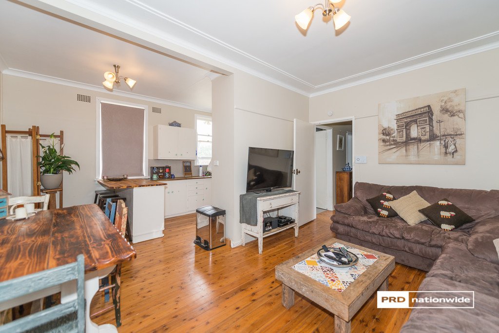 2 Susanne Street TAMWORTH 4