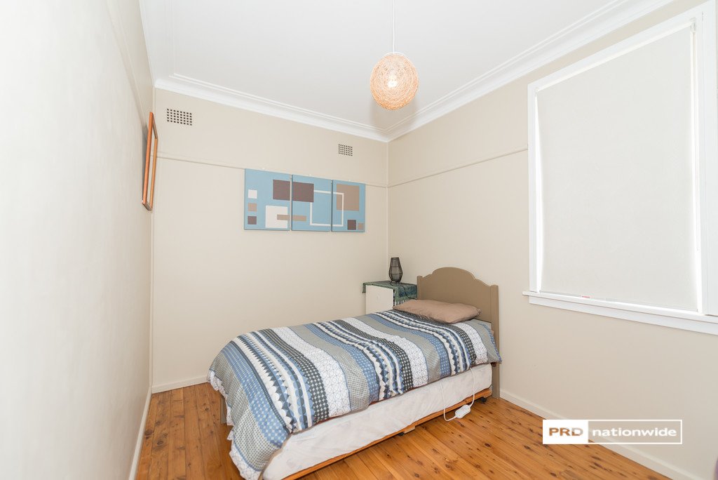 2 Susanne Street TAMWORTH 9
