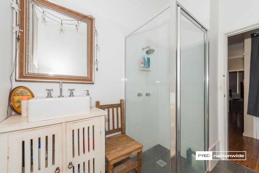 2 Susanne Street TAMWORTH 10