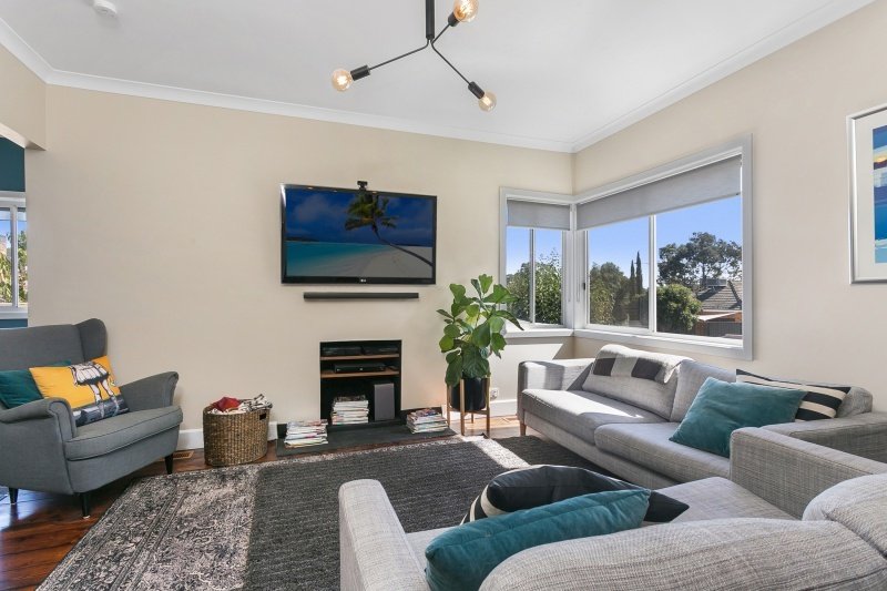 2 Swalling Crescent KENNINGTON 4