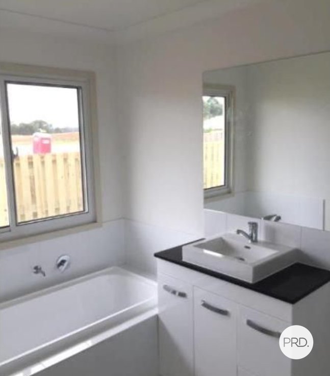 2 Swallowtail Street ROSEWOOD 3