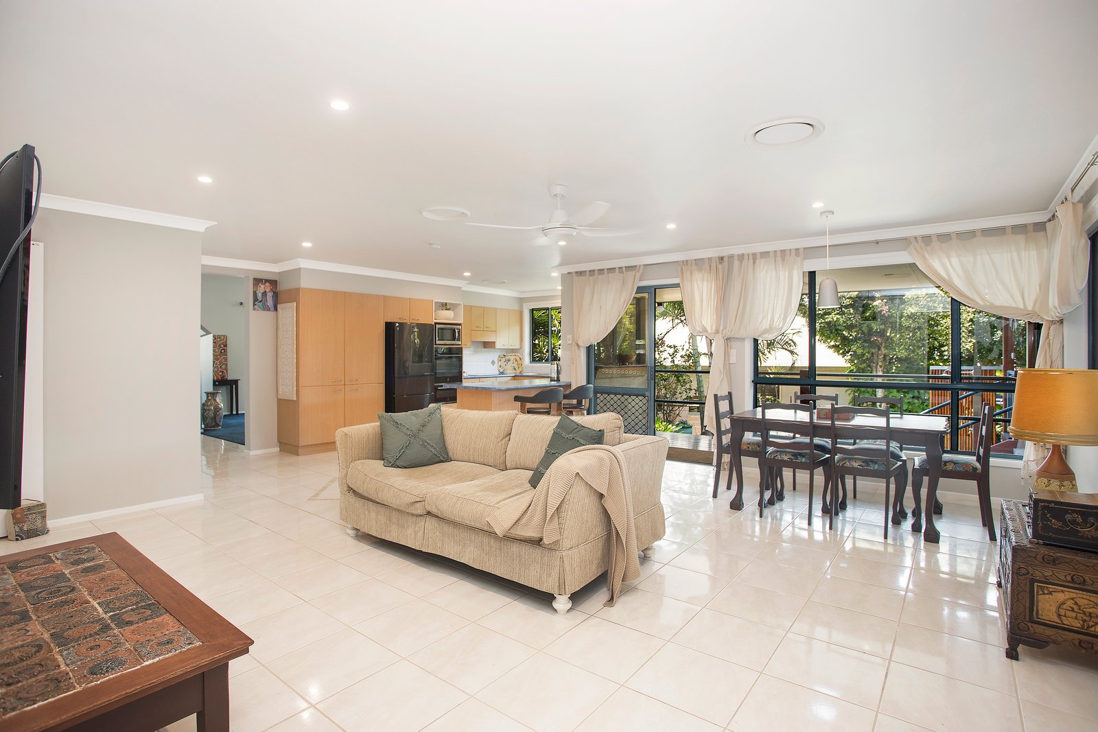 2 Tallarook Close DUNBOGAN 6