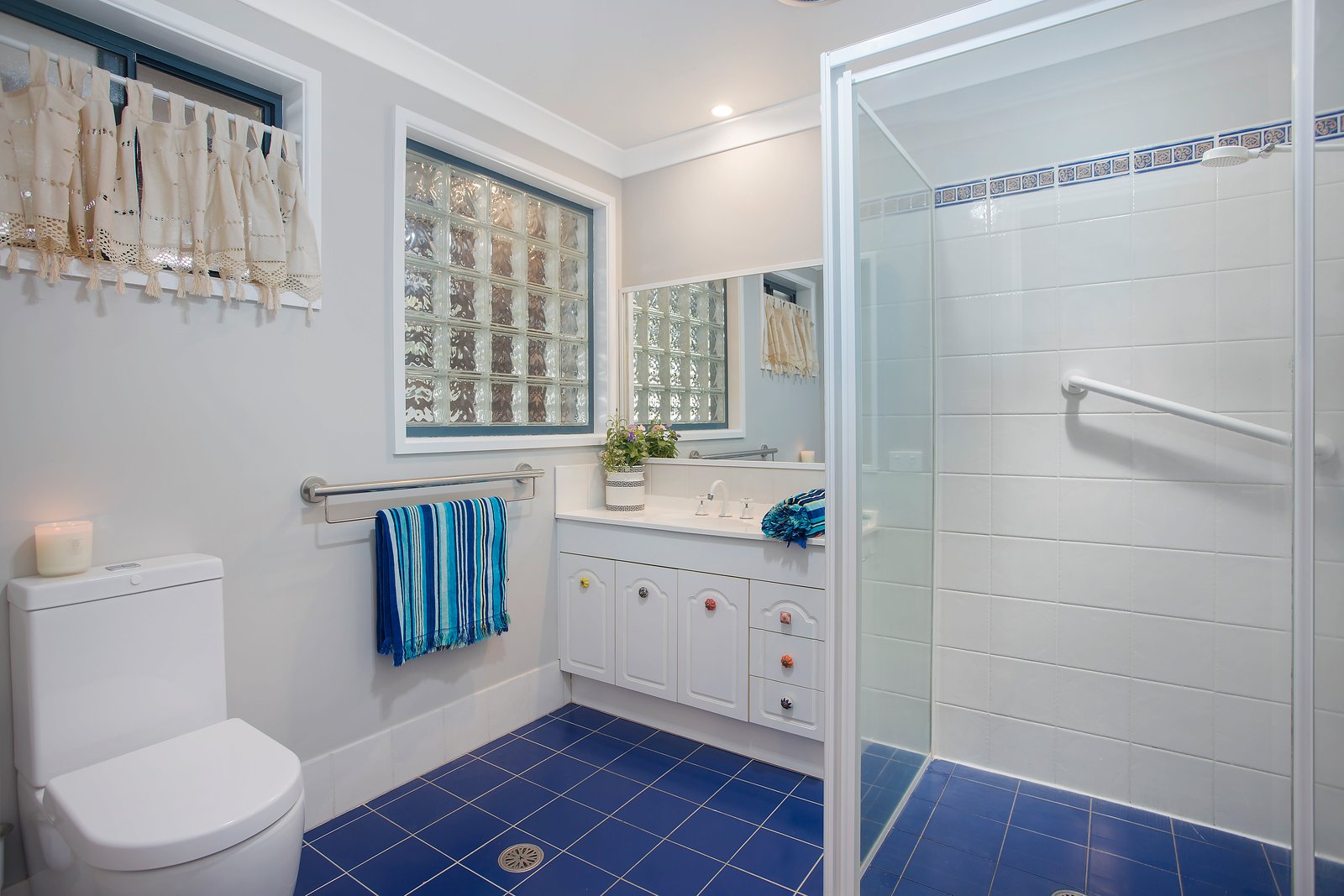 2 Tallarook Close DUNBOGAN 8