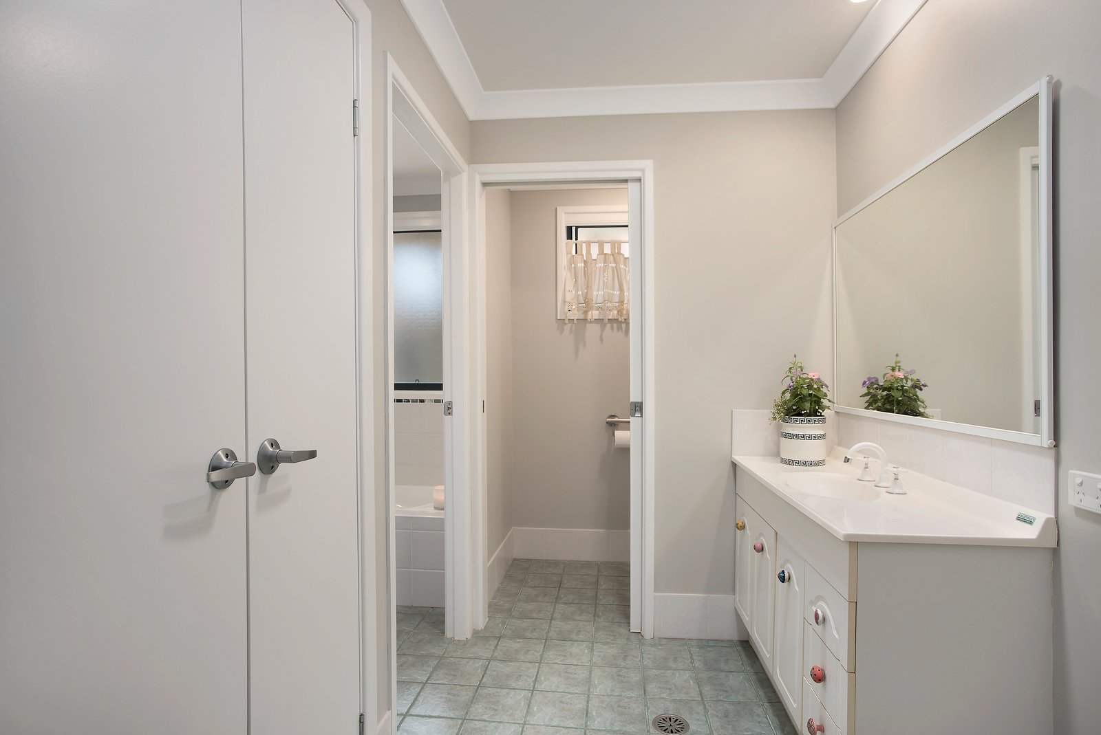 2 Tallarook Close DUNBOGAN 13