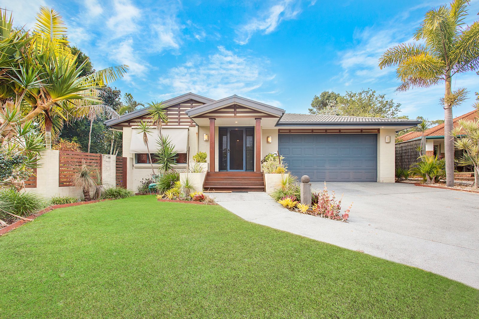 2 Tallarook Close DUNBOGAN 1