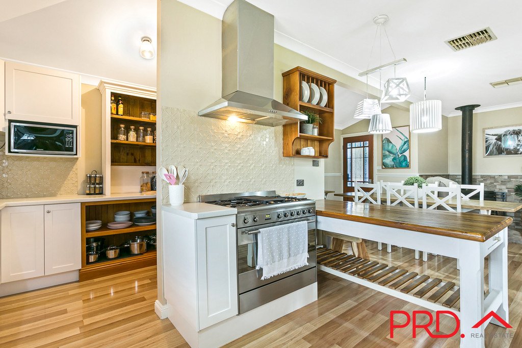 2 Tangaratta Street DURI 6