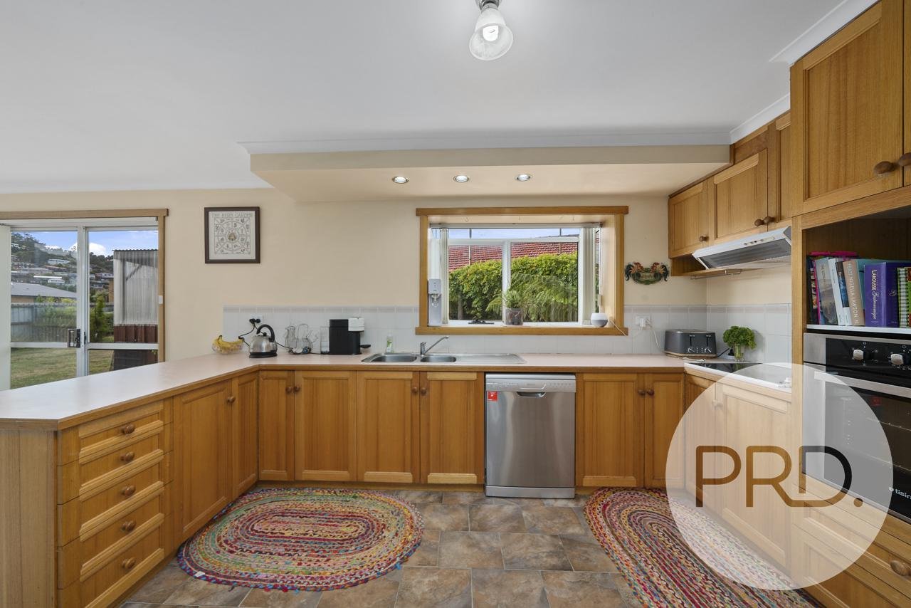 2 Tanundal Street HOWRAH 1